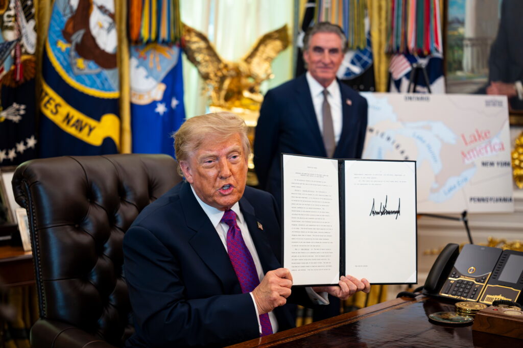 TRUMP, Donald