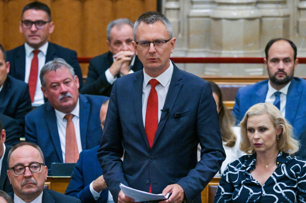 RÉTVÁRI Bence;
