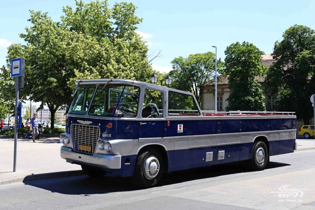 ikarus nosztalgiajárat busz