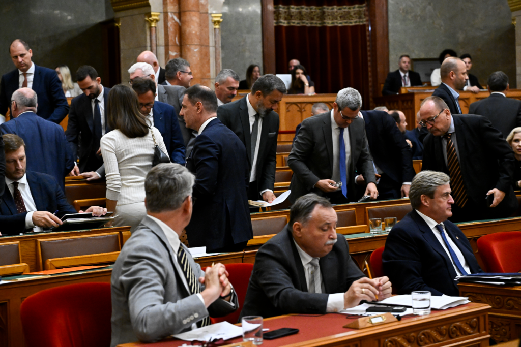 Fidesz-frakció-kivonulása
