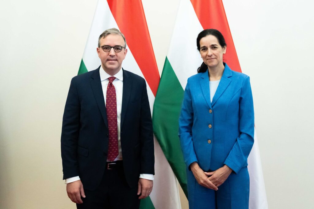 Gladden Pappin Orbán Anita