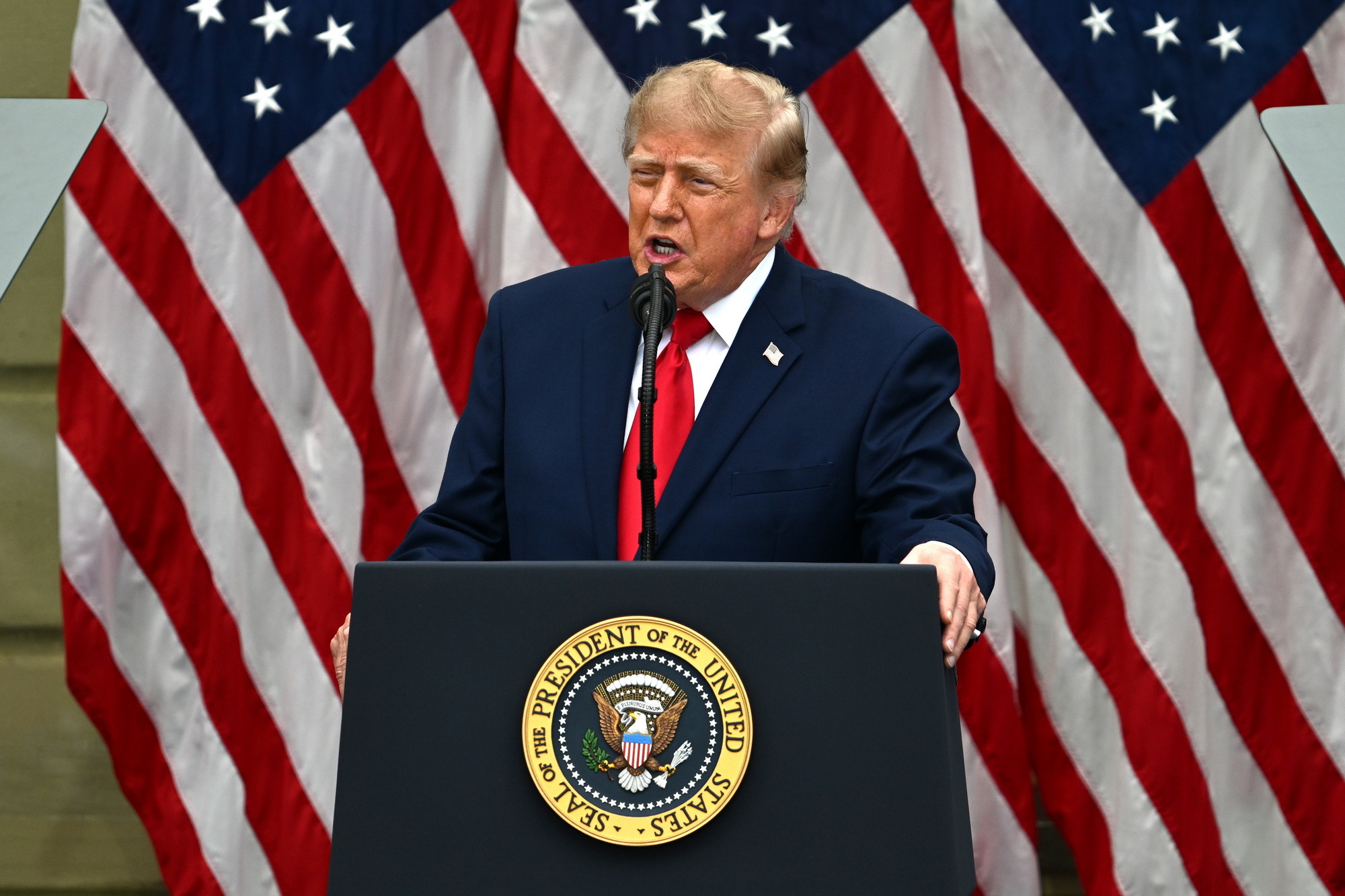 TRUMP, Donald