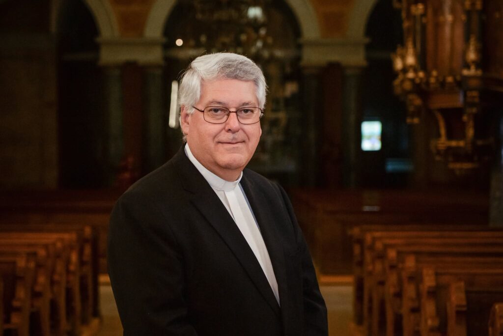 Dr. Osztie Zoltán életvédő, plébános