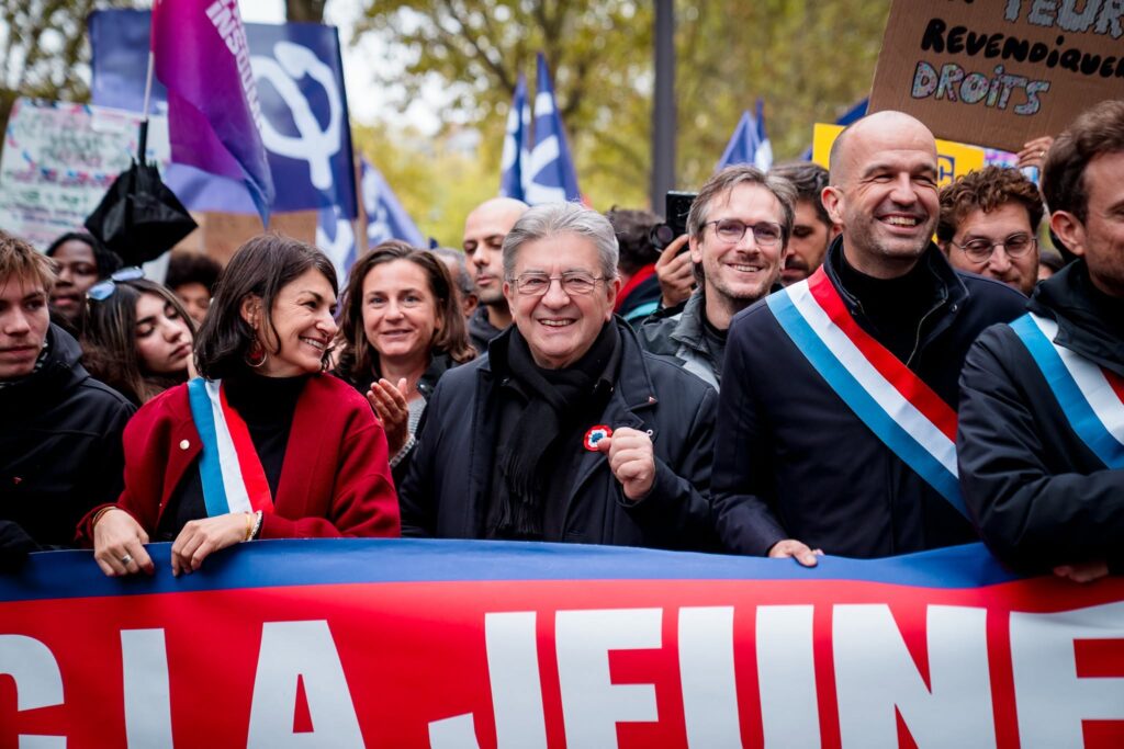 Jean-Luc Mélenchon (k) egy október 24-i tiltakozáson