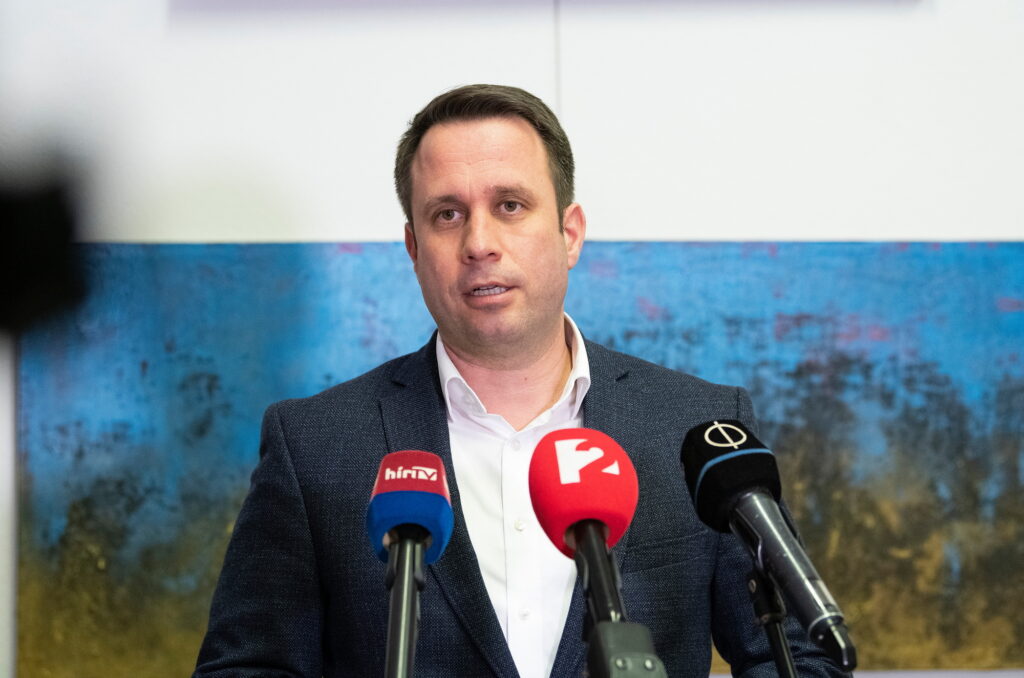DÖMÖTÖR Csaba