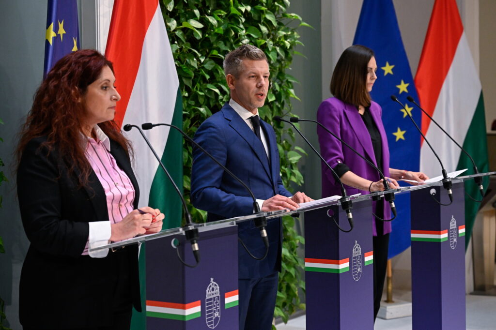 magyar péter kormányszóvivők