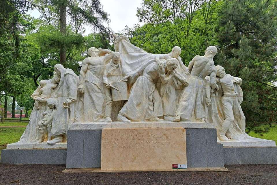 Eredeti Kossuth-szoborcsoport, Dombóvár
